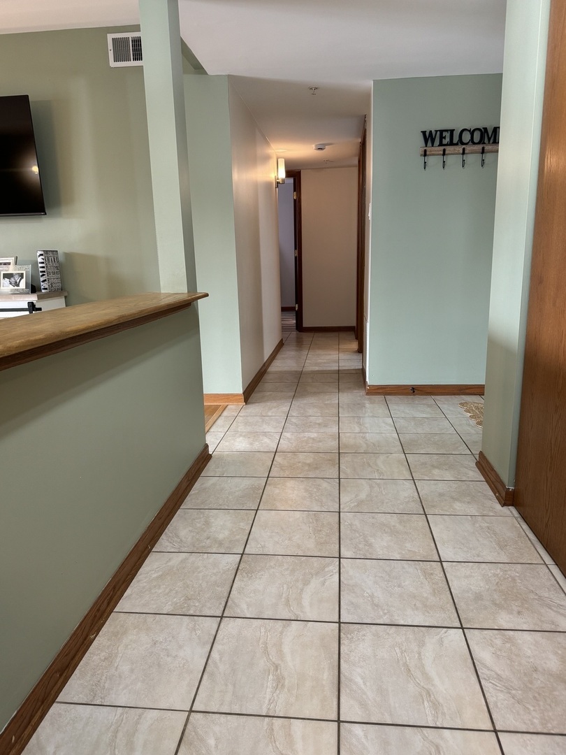9196 S Road, Unit E Palos Hills, IL 60465 - Photo 17 of 42 Gallery Image 17