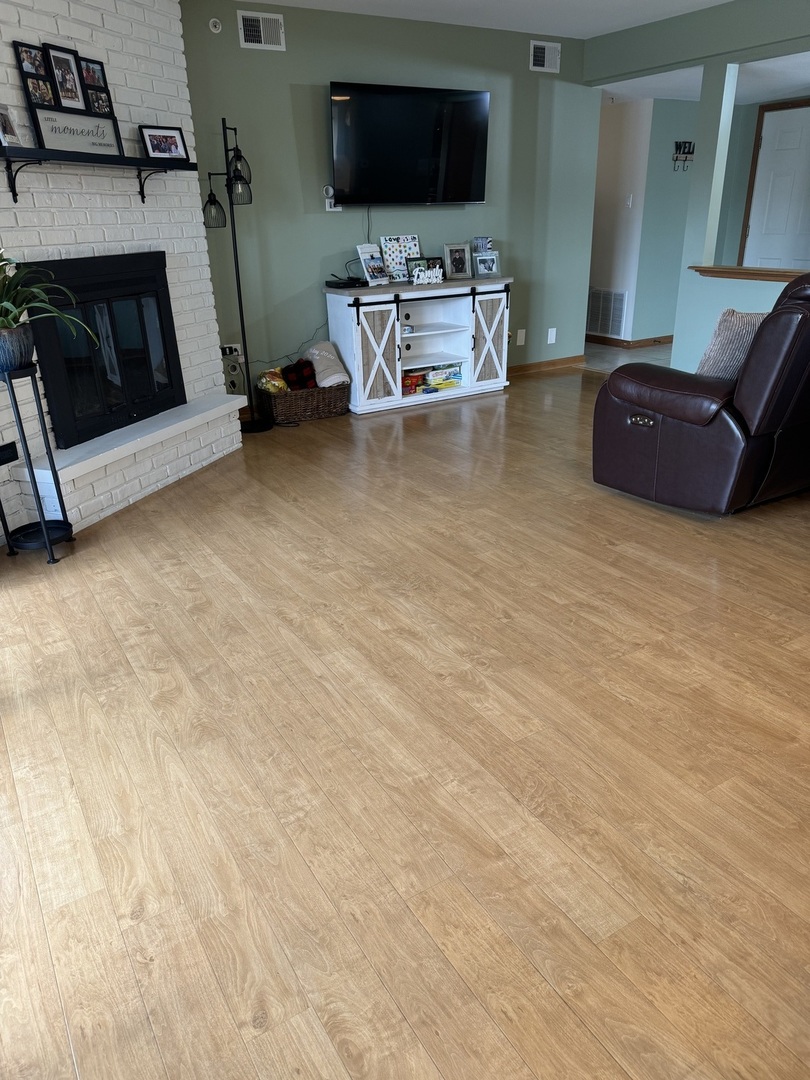 9196 S Road, Unit E Palos Hills, IL 60465 - Photo 3 of 42 Gallery Image 3
