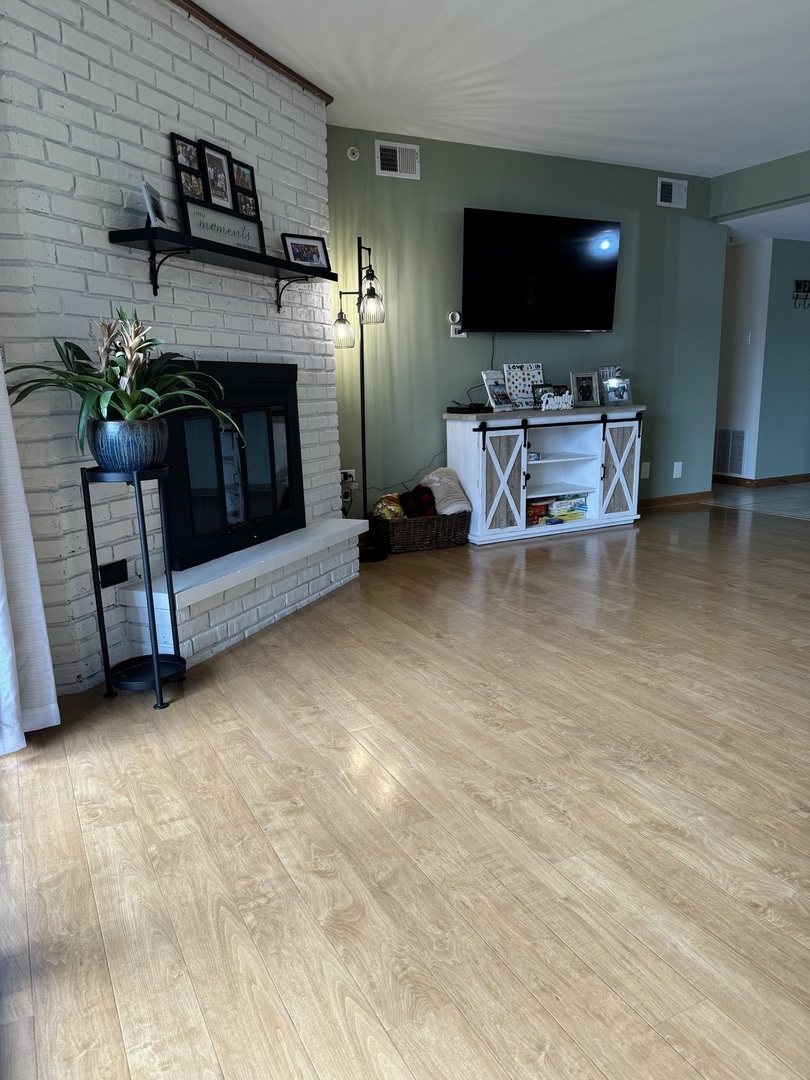 9196 S Road, Unit E Palos Hills, IL 60465 - Photo 5 of 42 Gallery Image 5