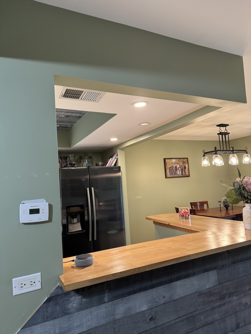 9196 S Road, Unit E Palos Hills, IL 60465 - Photo 8 of 42 Gallery Image 8