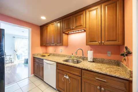 $543,000 | 225 Lincoln Street, Unit D8, Duxbury, MA 02332