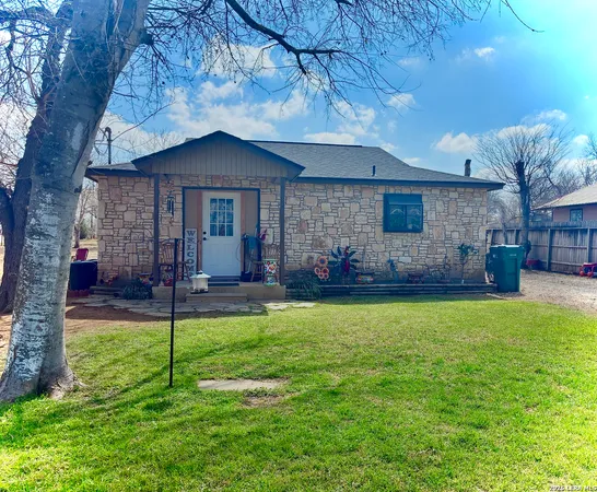 $185,000 | 1314 Commerce Street, Jourdanton, TX 78026