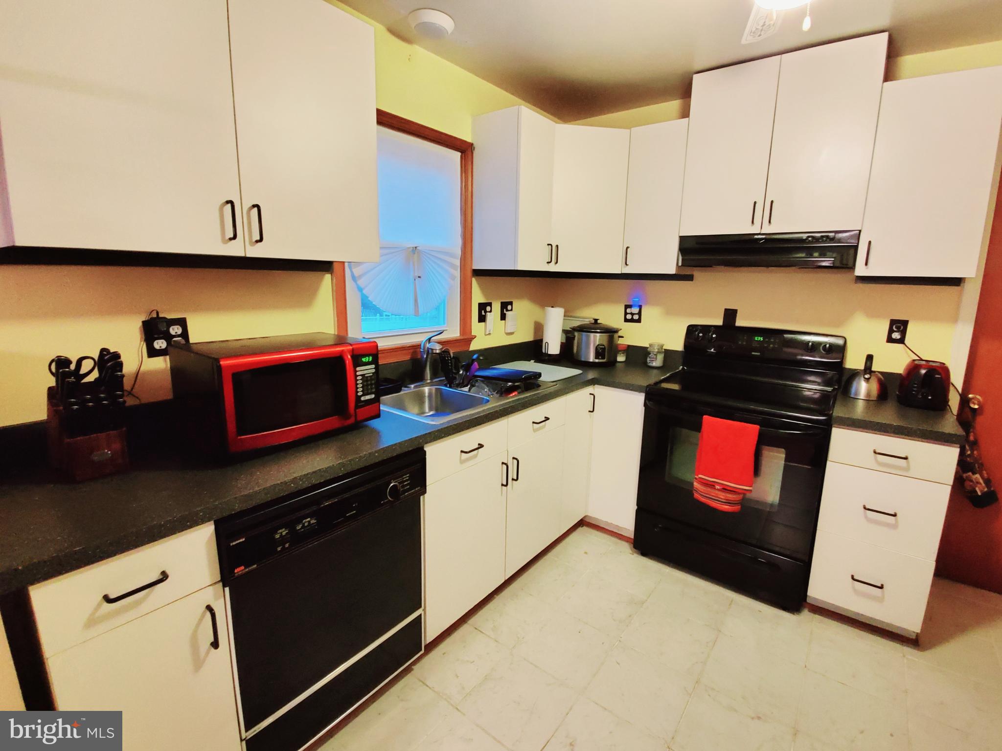 6913 Presley Road Lanham, MD 20706 - Photo 4 of 25