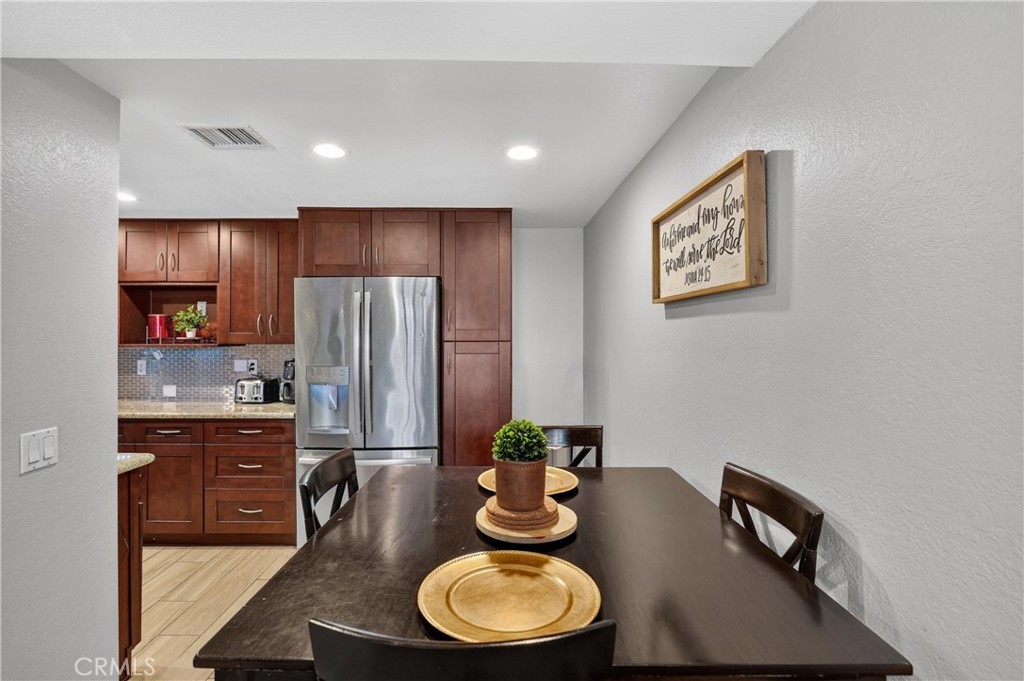 435 West 9th, Unit B3 Upland, CA 91786 - Photo 9 of 37