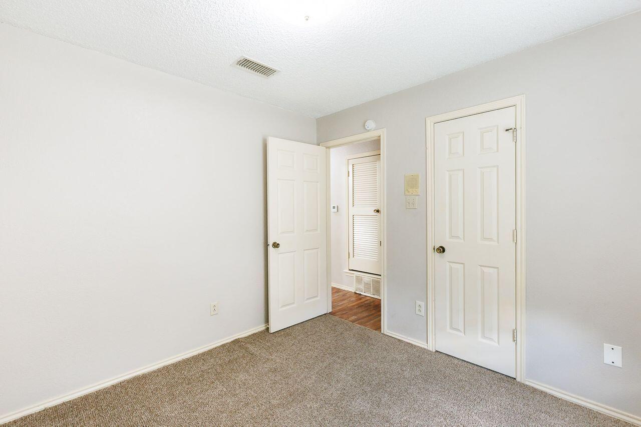6411 York Drive, Unit B Lubbock, TX 79414 - Photo 18 of 28 a view of an empty room