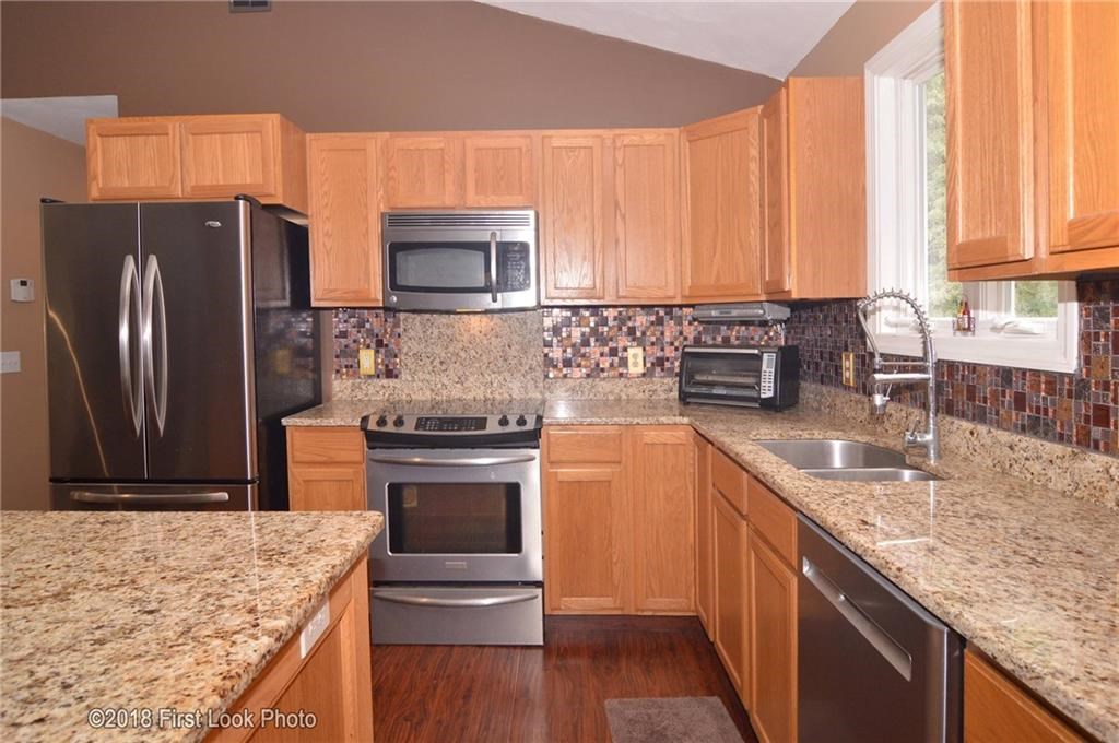 25 Alvero Road Coventry, RI 02816 - Photo 8 of 23
