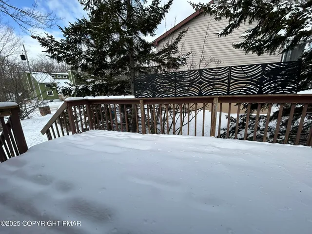 $1,800 | 1400 Waterfront Drive, Tobyhanna, PA 18466