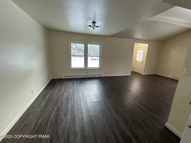 $1,800 | 1400 Waterfront Drive, Tobyhanna, PA 18466