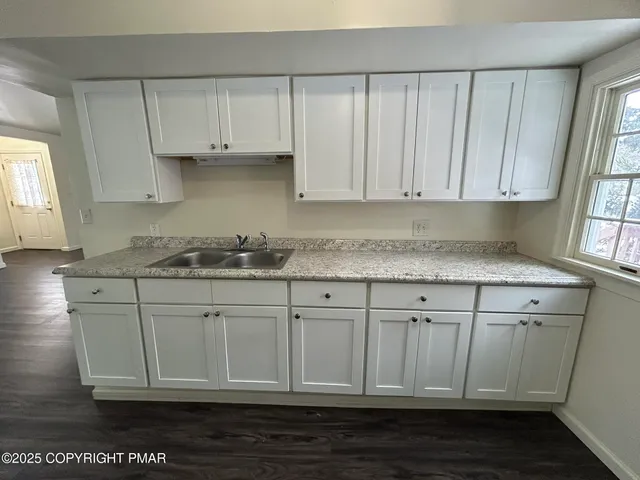 $1,800 | 1400 Waterfront Drive, Tobyhanna, PA 18466