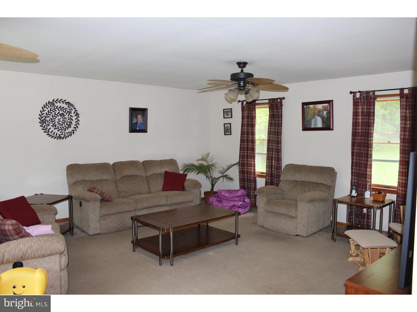 1228 Cedar Top Road Reading, PA 19607 - Photo 5 of 22