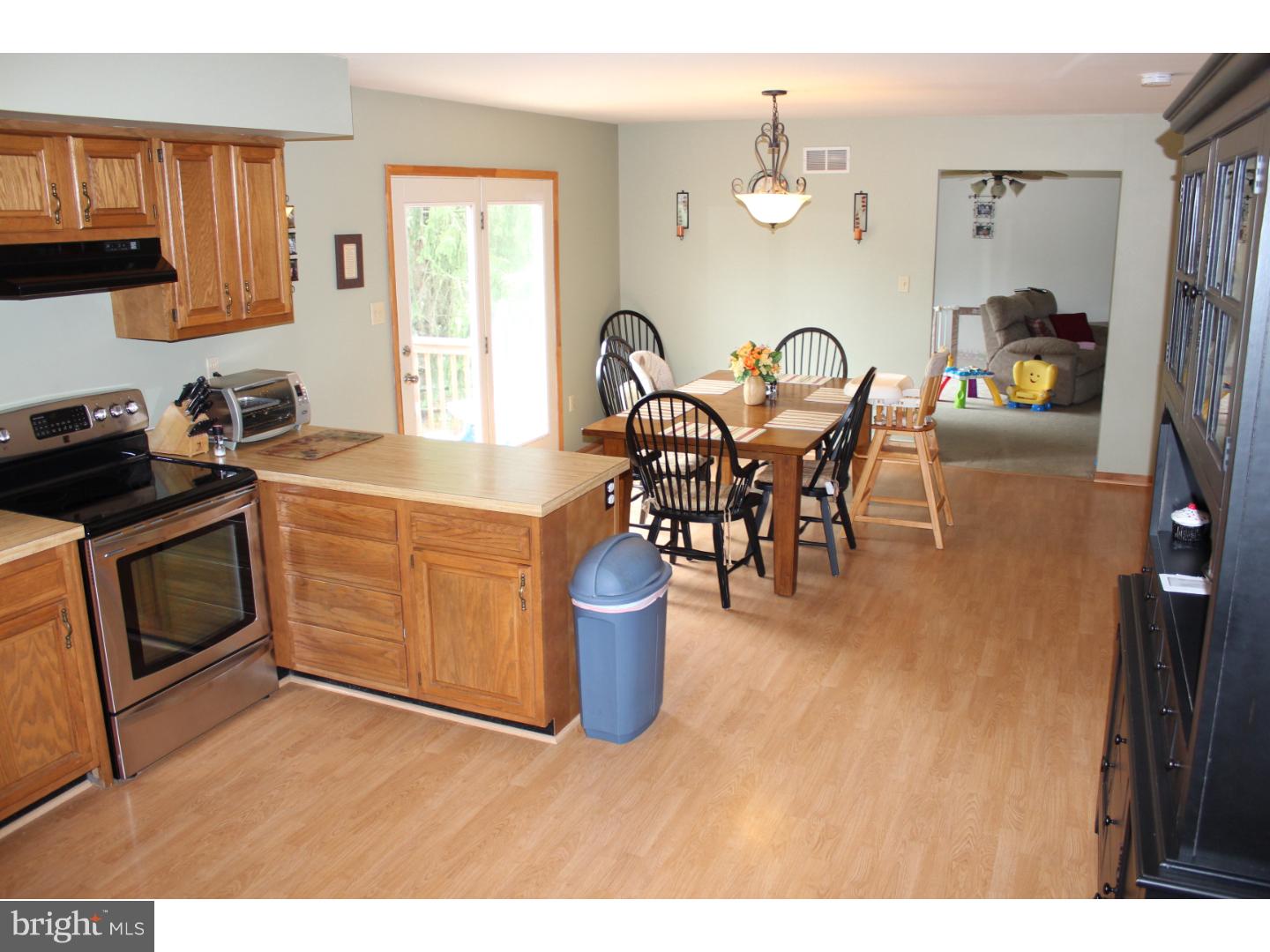 1228 Cedar Top Road Reading, PA 19607 - Photo 8 of 22