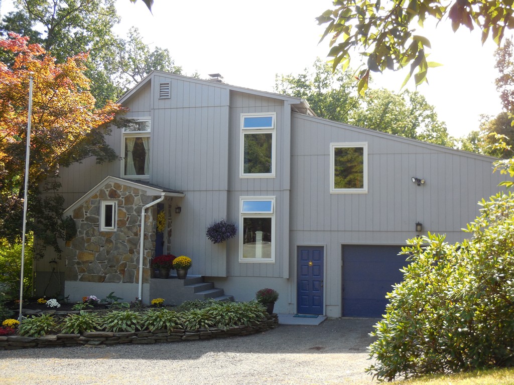 76 White Loaf Road Southampton, MA 01073 - Photo 1 of 30