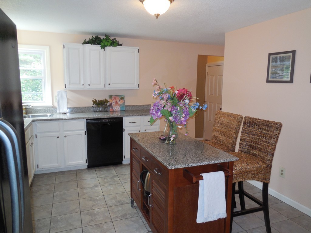 76 White Loaf Road Southampton, MA 01073 - Photo 9 of 30