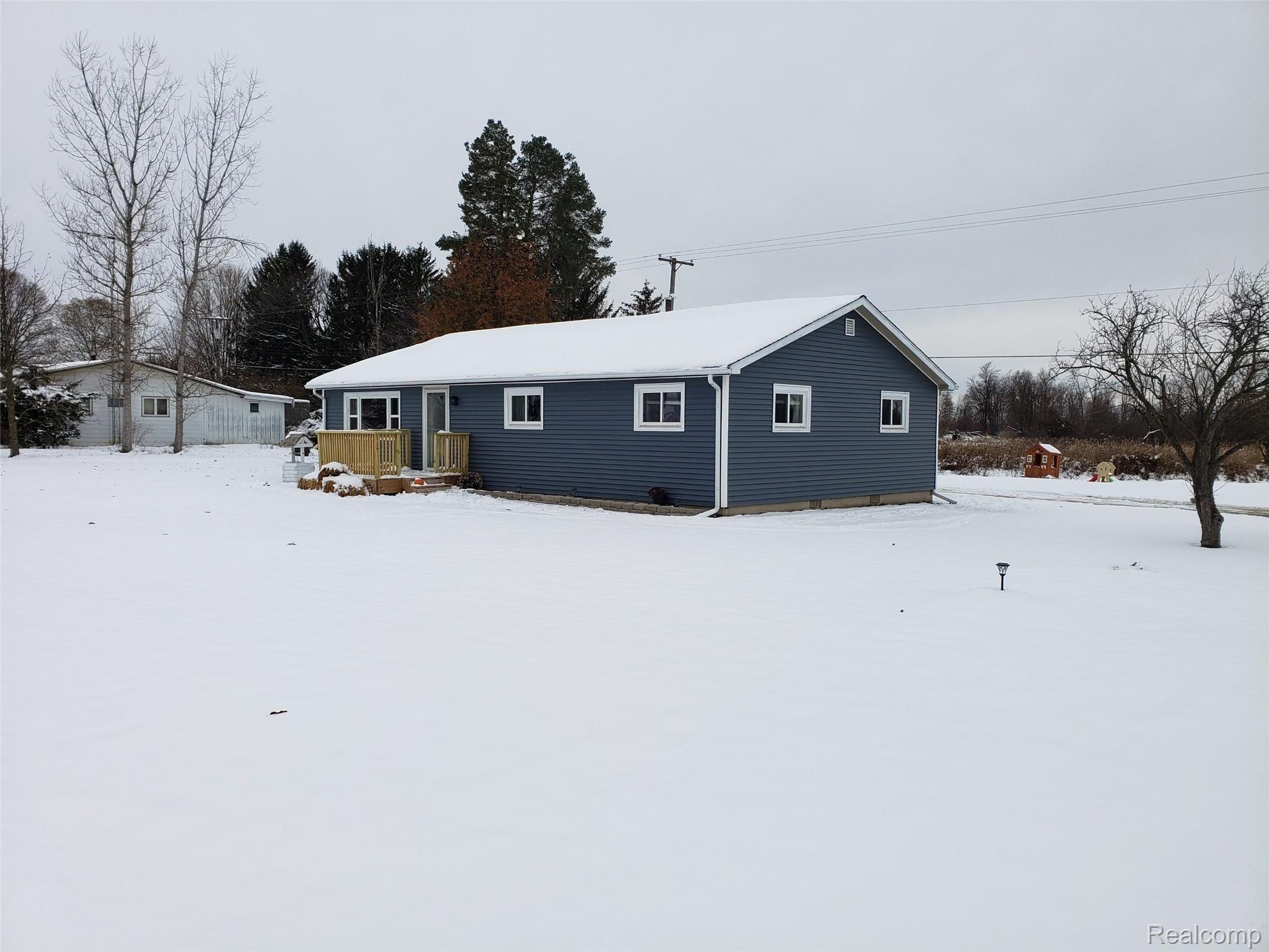 2189 Bowers Road Lapeer, MI 48446 - Photo 22 of 24 20191113_133753_resized.jpg
