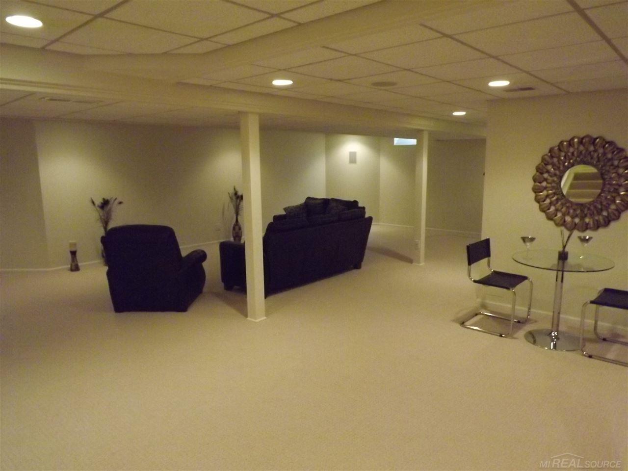 3798 Beechcrest Road Rochester Hills, MI 48309 - Photo 18 of 20