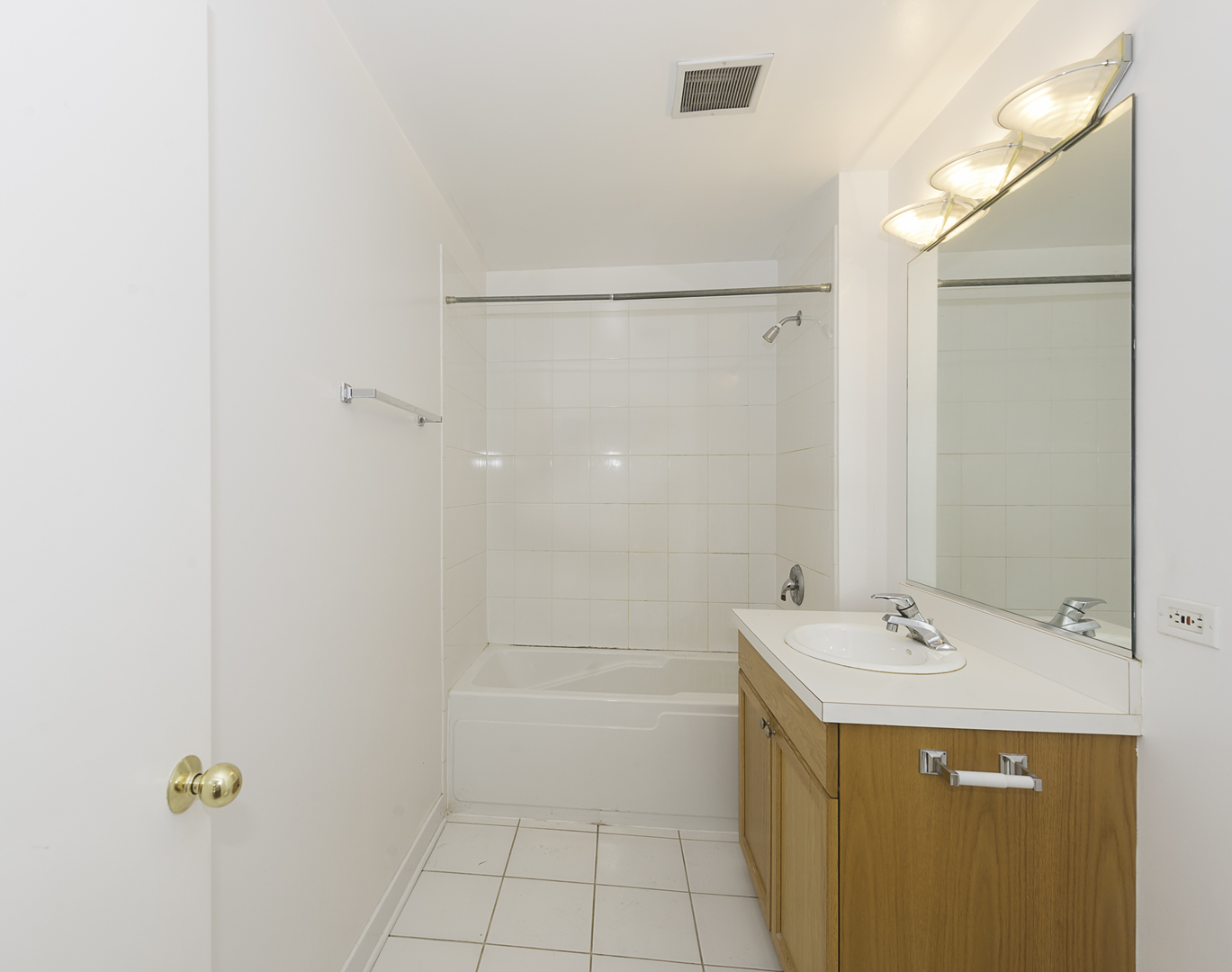 910 West Madison Street, Unit 403 Chicago, IL 60607 - Photo 8 of 10