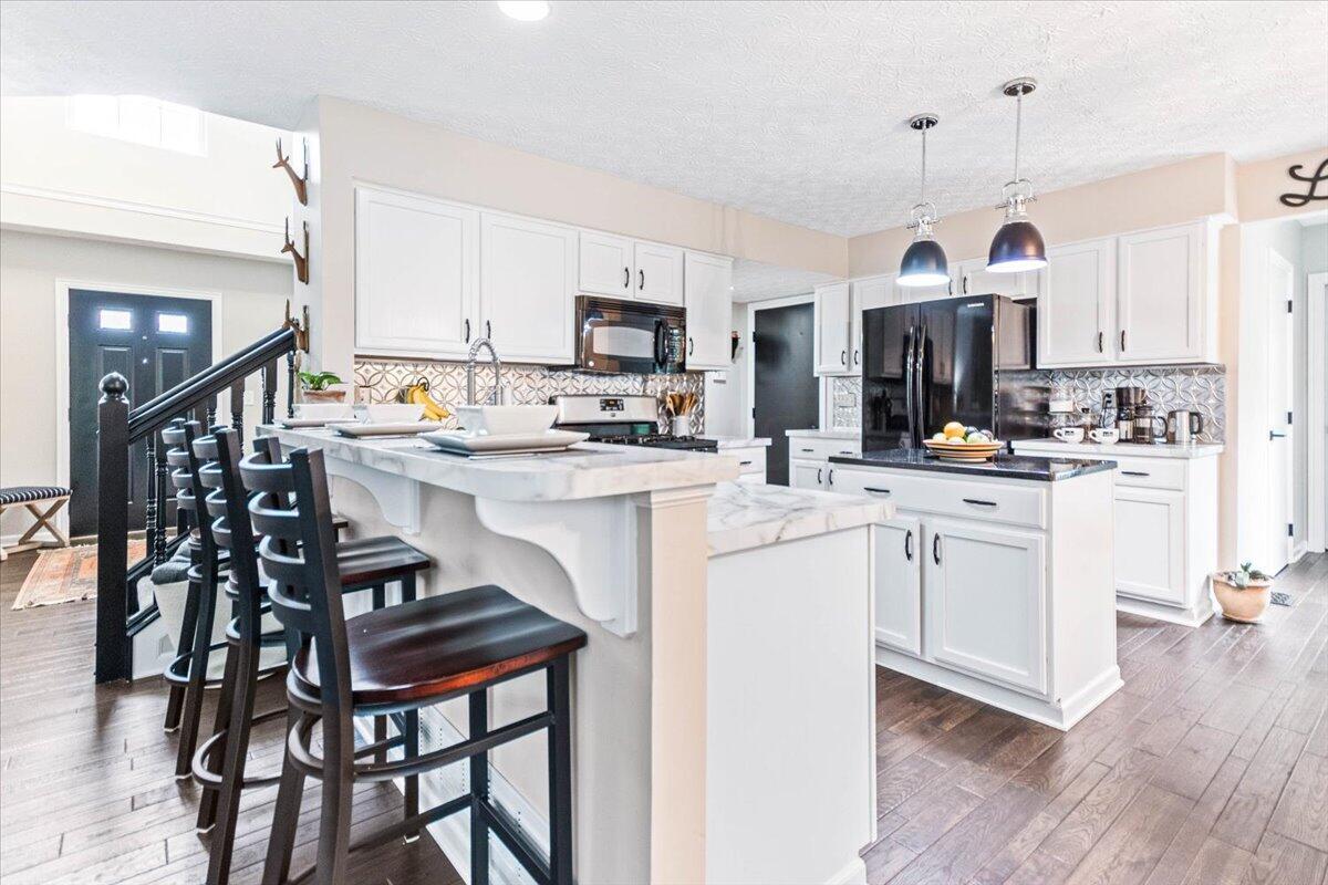 7985 Rodebaugh Road Reynoldsburg, OH 43068 - Photo 10 of 41 10-Kitchen
