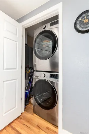 a close up view of a washer and dryer