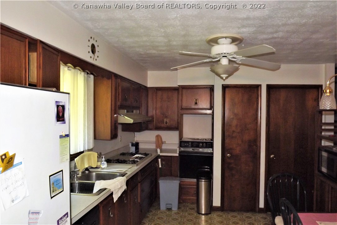 3930 Indian Creek Road Elkview, WV 25071 - Photo 10 of 13 Gallery Image 10