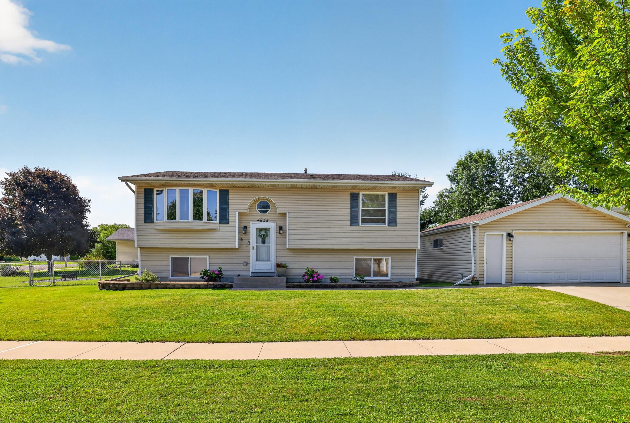 4838 11 Court Northwest Rochester, MN 55901 - Photo 2 of 47