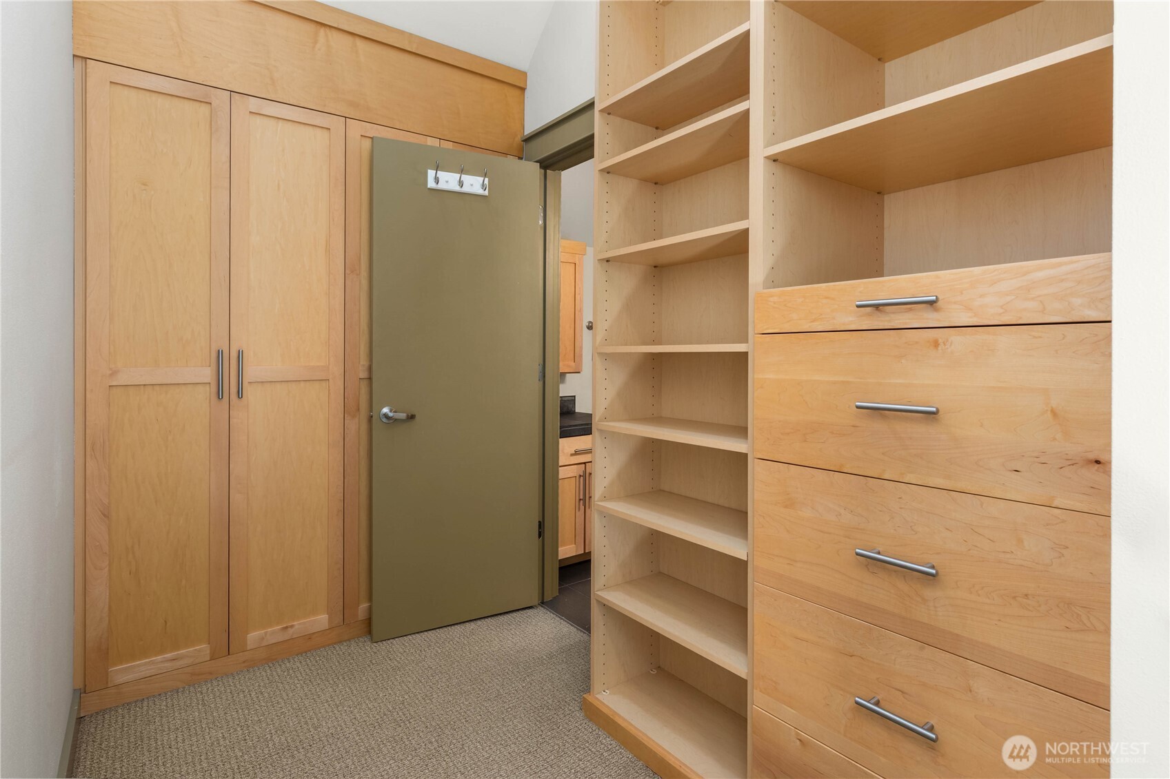 3411 Meridian Avenue North Seattle, WA 98103 - Photo 10 of 23