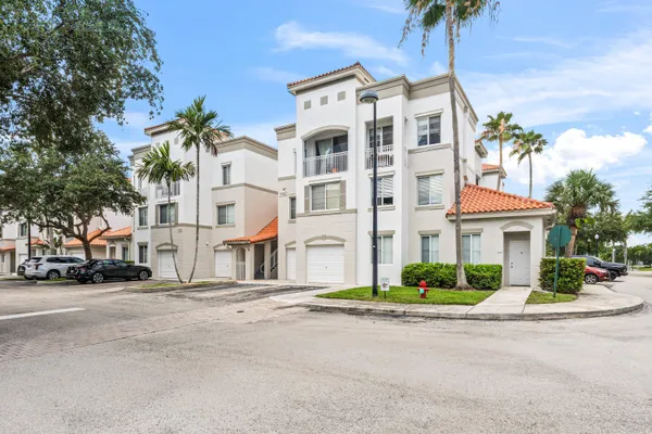 $2,500 | 11022 Legacy Drive, Unit 305, Palm Beach Gardens, FL 33410