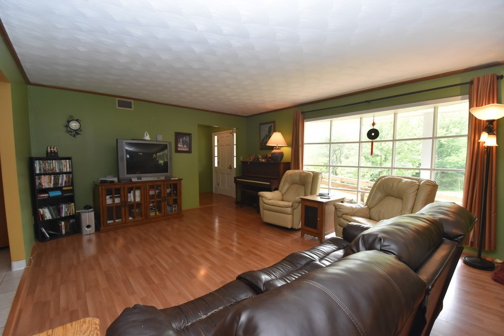 3075 Will Sowders Road Bloomington, IN 47401 - Photo 4 of 31 Gallery Image 4