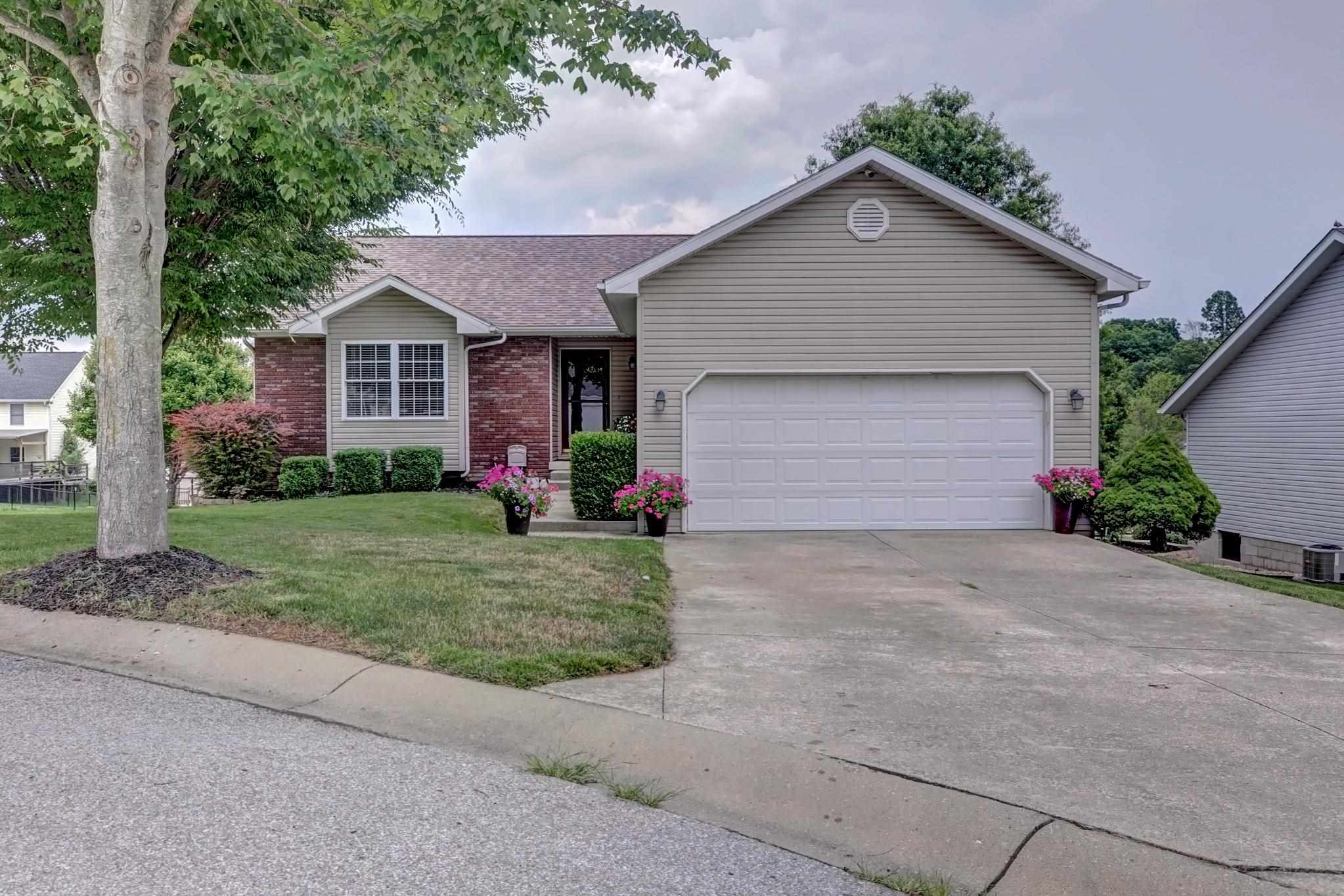 4589 South Hummingbird Court Bloomington, IN 47401 - Photo 1 of 36