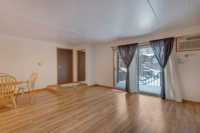 $174,900 | 2505 Spring Street, Unit 3304, Woodridge, IL 60517