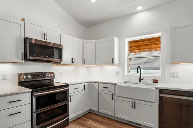 $549,900 | 162 Chickadee Lane, Sauk City, WI 53583