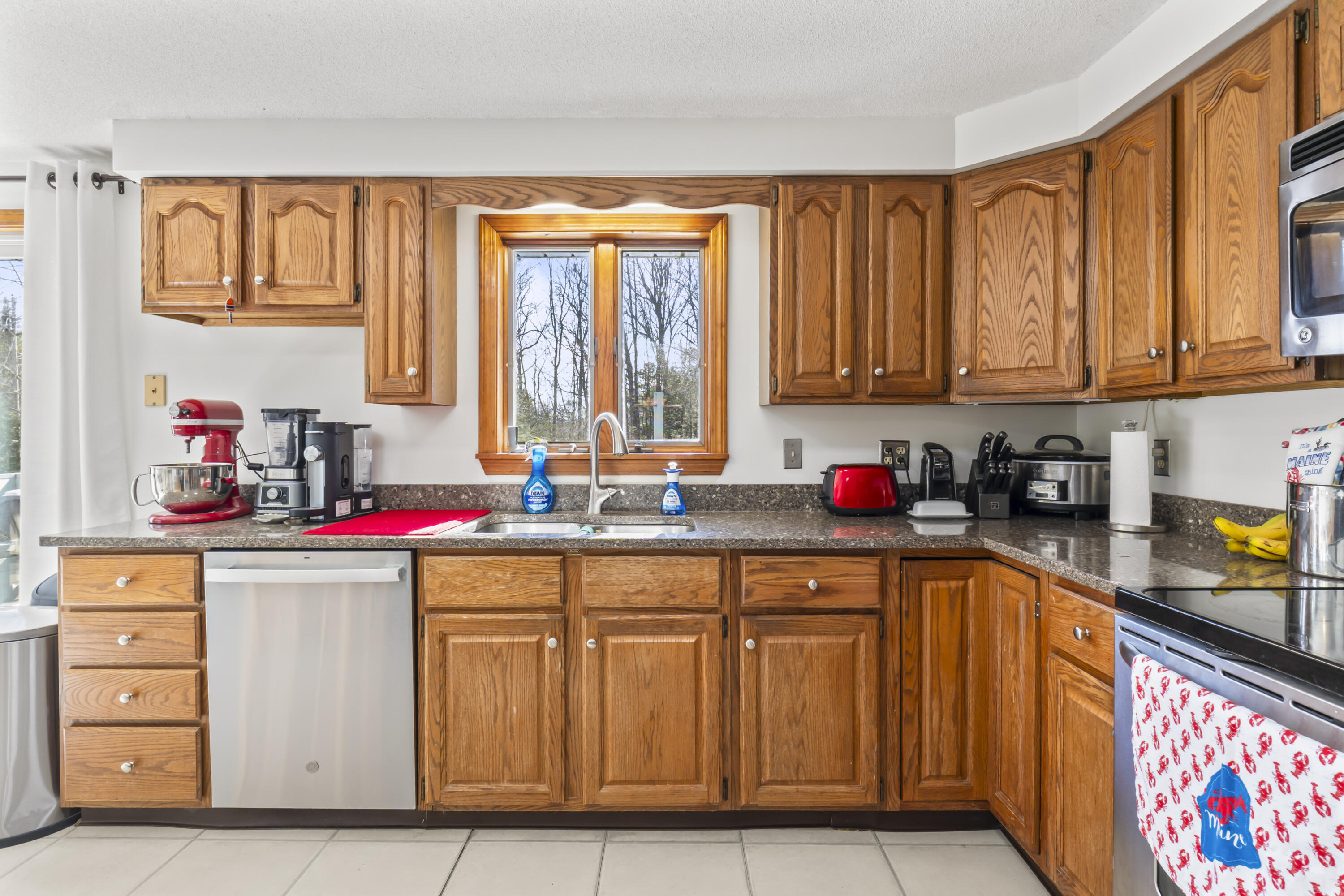 1072 Middle Road Woolwich, ME 04579 - Photo 22 of 59 Kitchen