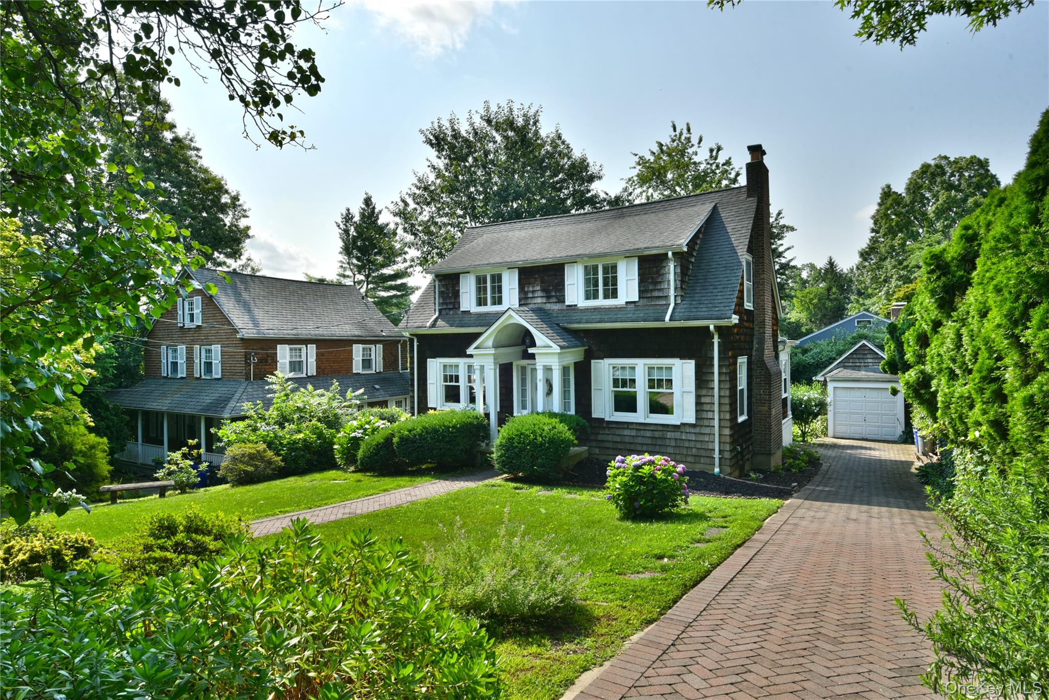 308 38th Road Queens, NY 11363 - Photo 3 of 30 Gallery Image 3