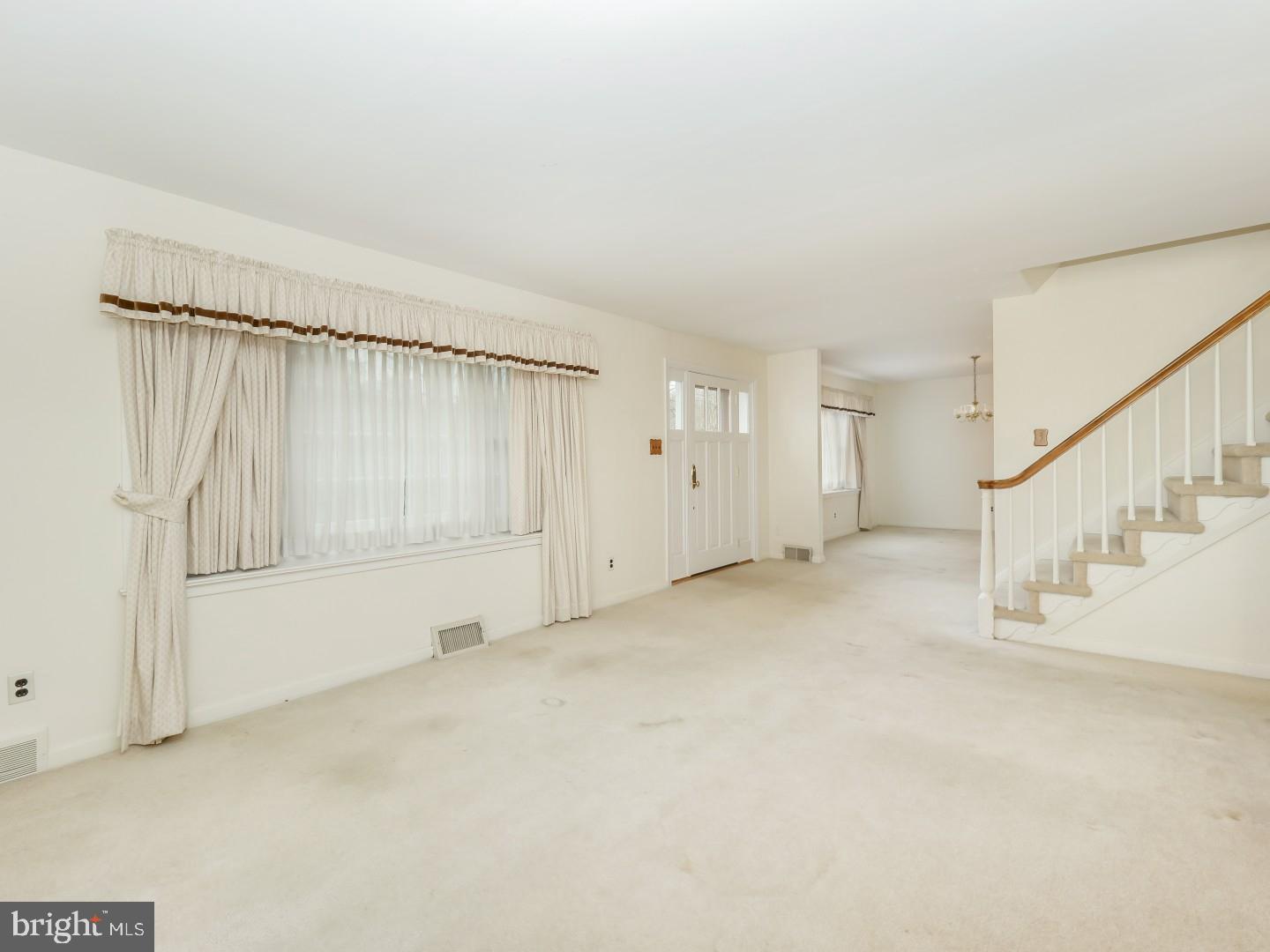 812 Moredon Road Jenkintown, PA 19046 - Photo 3 of 21 Living Room