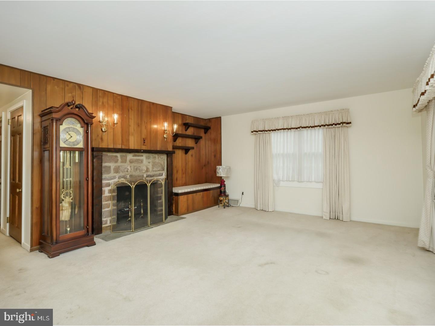 812 Moredon Road Jenkintown, PA 19046 - Photo 4 of 21 Living Room