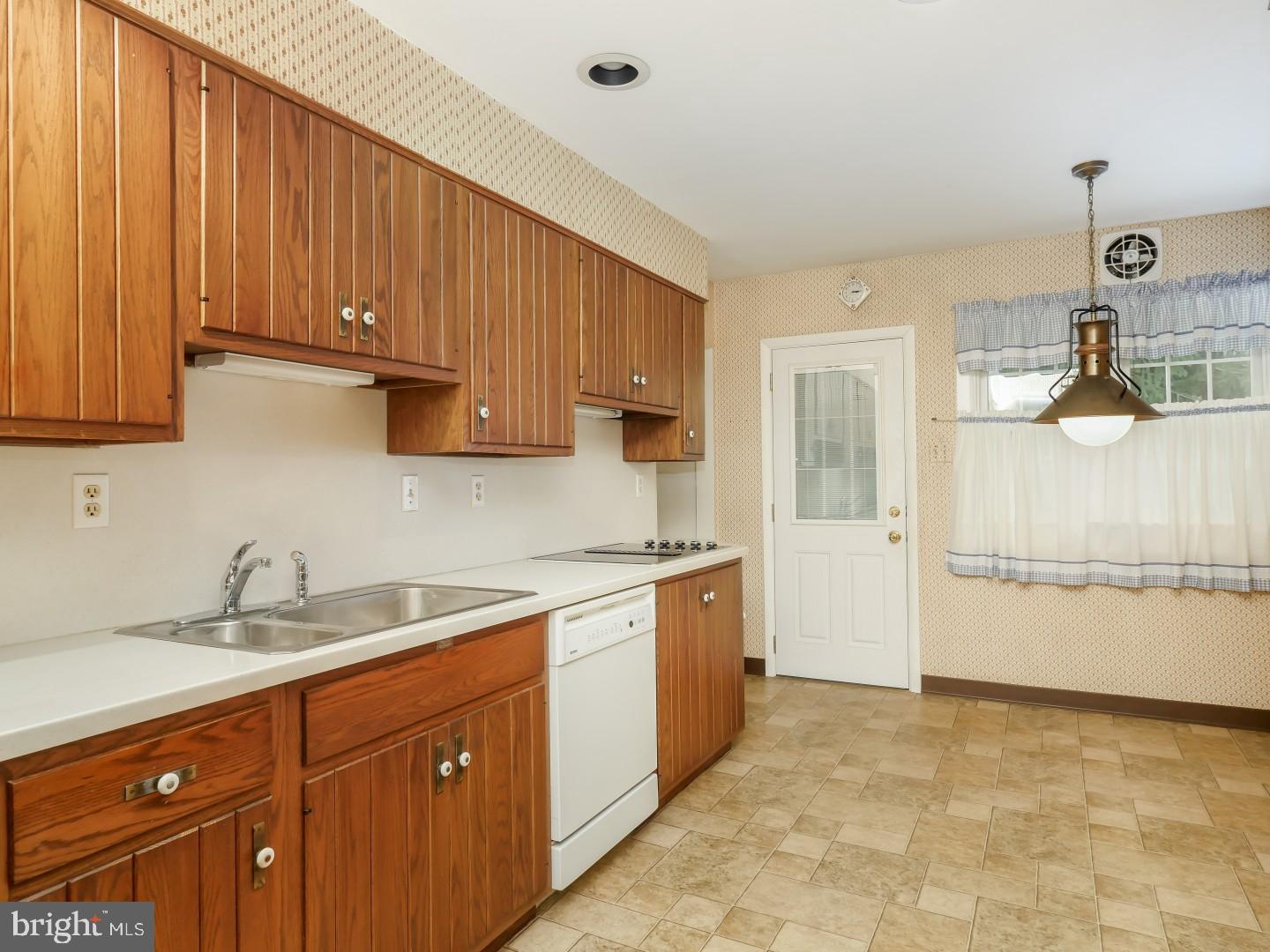 812 Moredon Road Jenkintown, PA 19046 - Photo 10 of 21 Kitchen