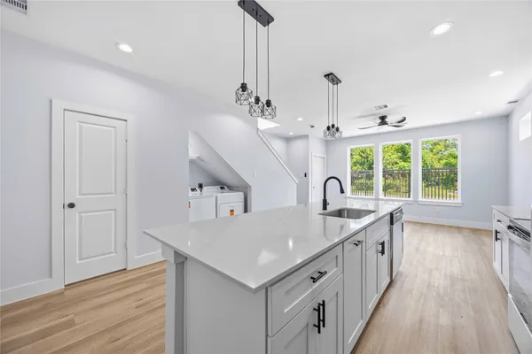 $1,950 | 4138 Larkspur Street, Unit B, Houston, TX 77051