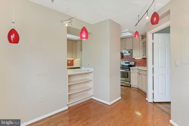 $935,000 | 2151 Jamieson Avenue, Unit 2: 140102, Alexandria, VA 22314