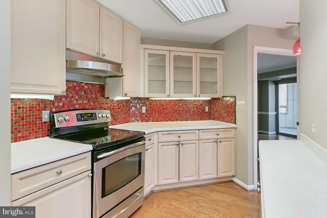 $935,000 | 2151 Jamieson Avenue, Unit 2: 140102, Alexandria, VA 22314