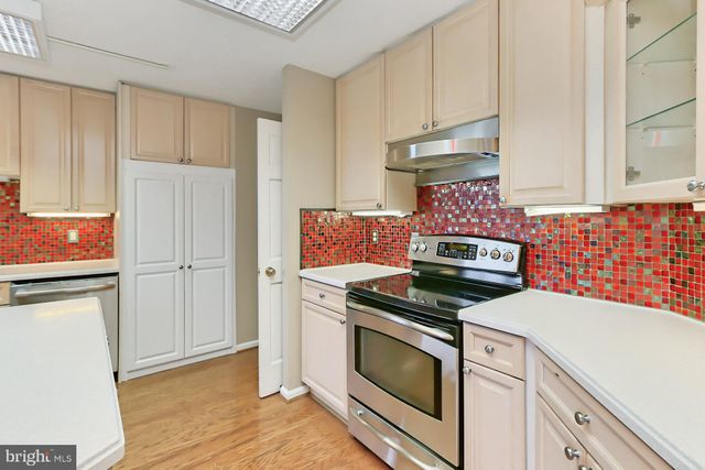 $935,000 | 2151 Jamieson Avenue, Unit 2: 140102, Alexandria, VA 22314
