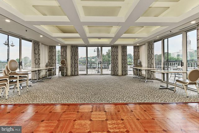 $935,000 | 2151 Jamieson Avenue, Unit 2: 140102, Alexandria, VA 22314