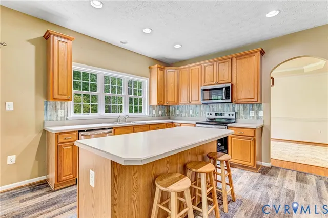 $675,000 | 17133 Katy Lane, Beaverdam, VA 23015