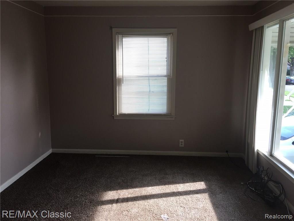 18232 Fox Redford, MI 48240 - Photo 10 of 11