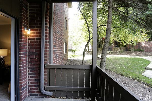 1340 Brook Street, Unit F St. Charles, IL 60174 - Photo 8 of 10