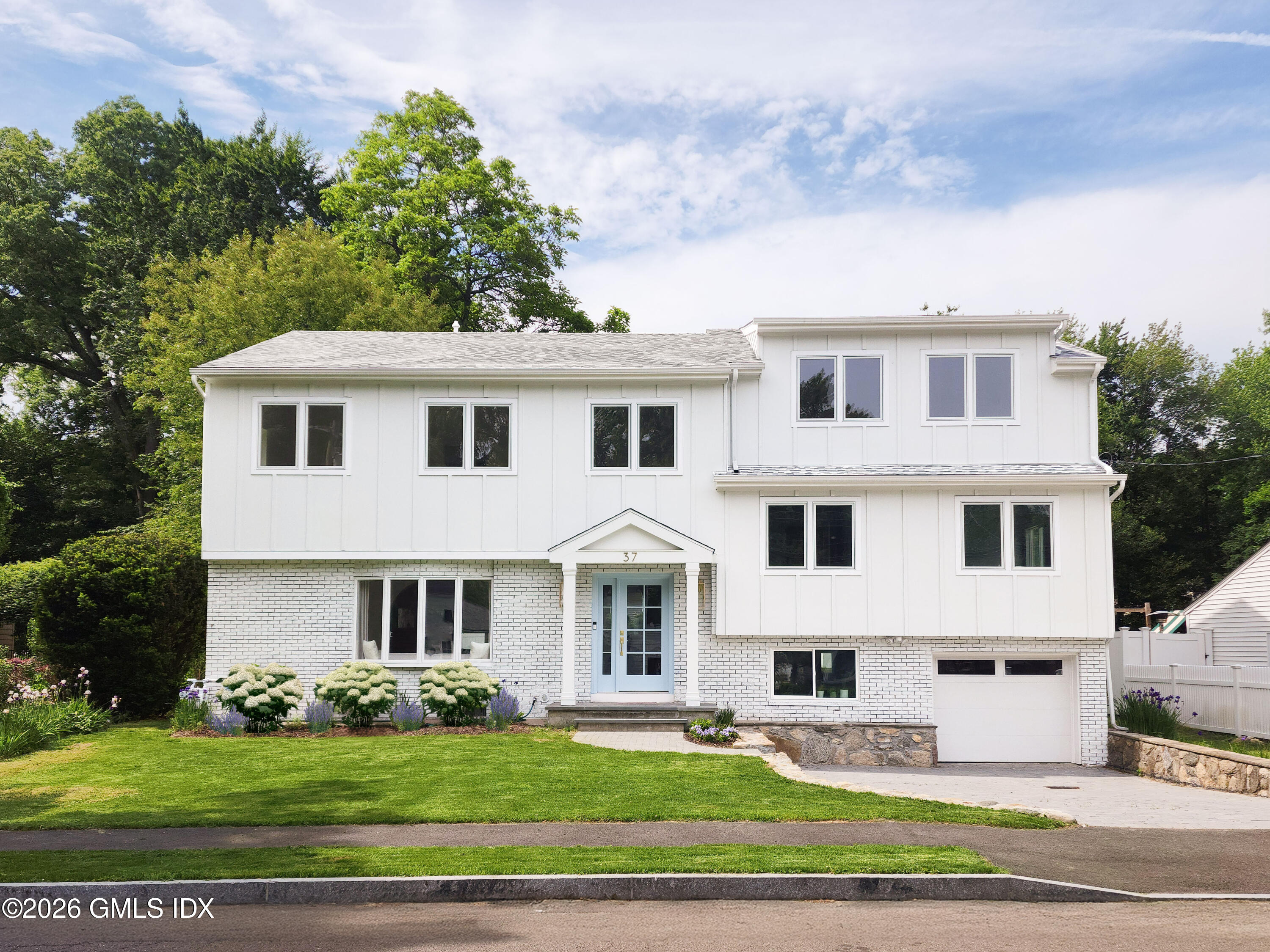 37 Mary Lane Riverside, CT 06878 - Photo 1 of 29 1-Exterior_151348_