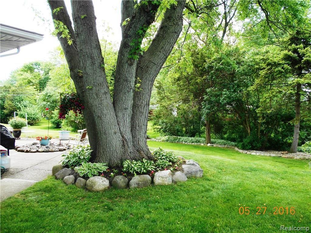 28313 Westerleigh Road Farmington Hills, MI 48334 - Photo 7 of 34