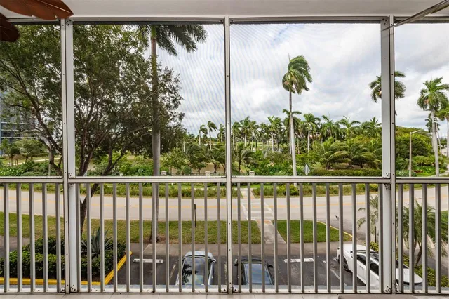 $295,000 | 200 Diplomat Parkway, Unit 321, Hallandale Beach, FL 33009