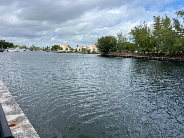 $295,000 | 200 Diplomat Parkway, Unit 321, Hallandale Beach, FL 33009