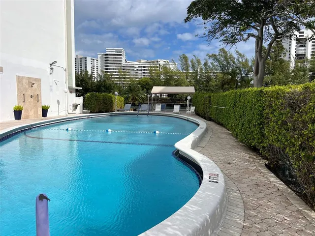 $295,000 | 200 Diplomat Parkway, Unit 321, Hallandale Beach, FL 33009