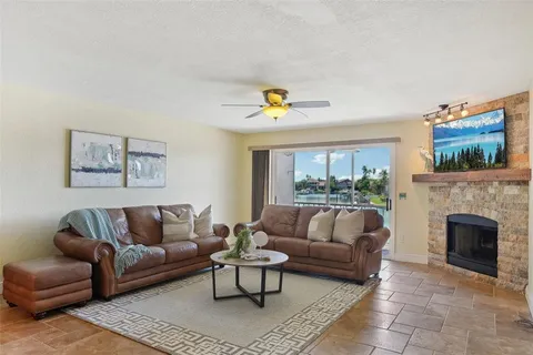 $799,000 | 637 Pinellas Bayway South, Unit 105, Tierra Verde, FL 33715