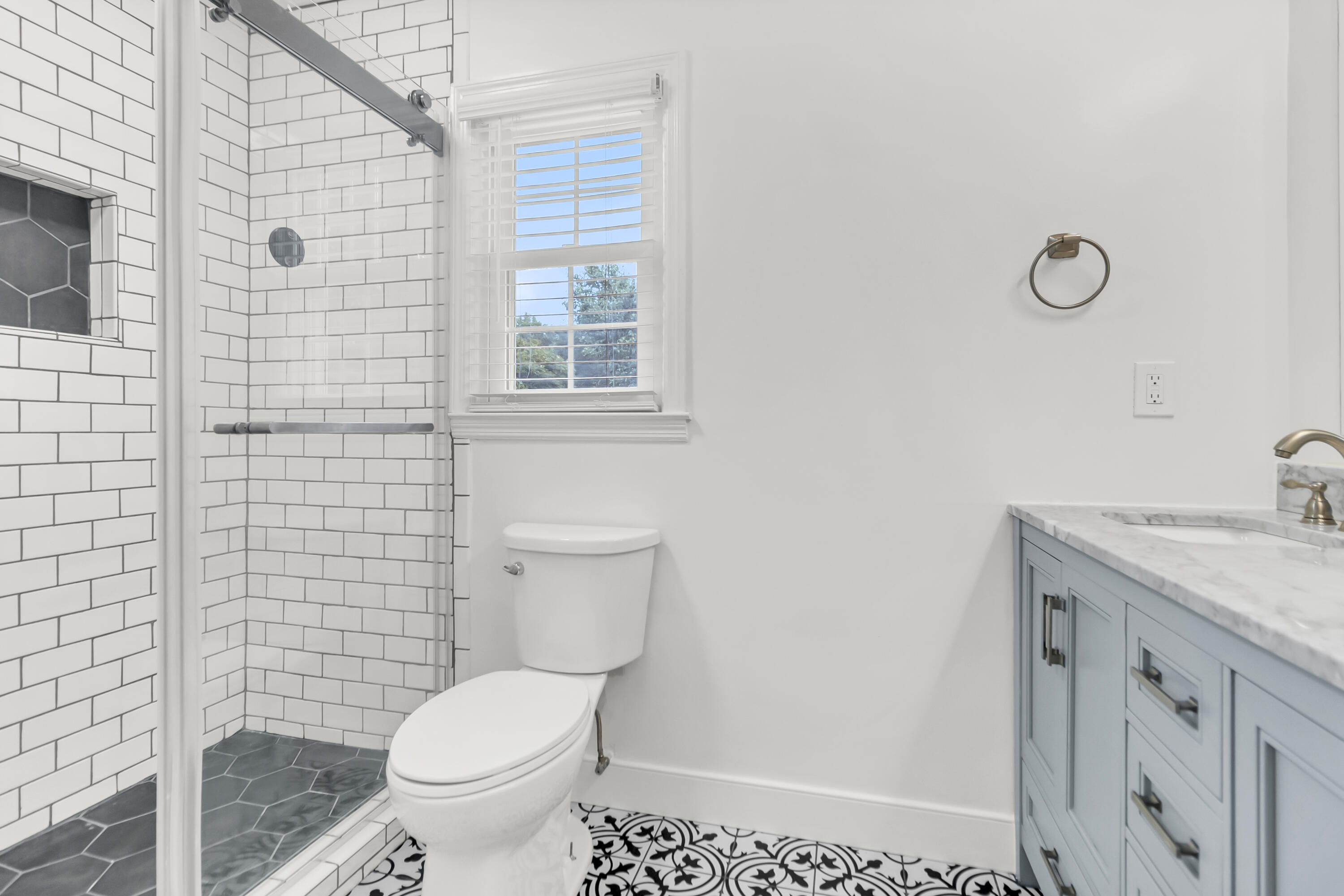 756 Milldenhall Road Mount Pleasant, SC 29464 - Photo 21 of 36 Primary Bath